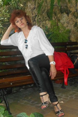 Avis aux faibles Zoe - rencontre-Dominatrice-La Rochelle